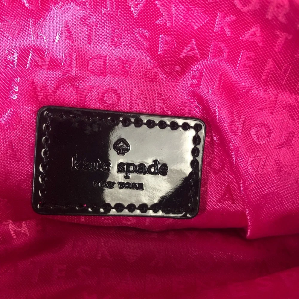 Kate Spade patent leather Striped Crossbody bag purse Pockets strap Logo